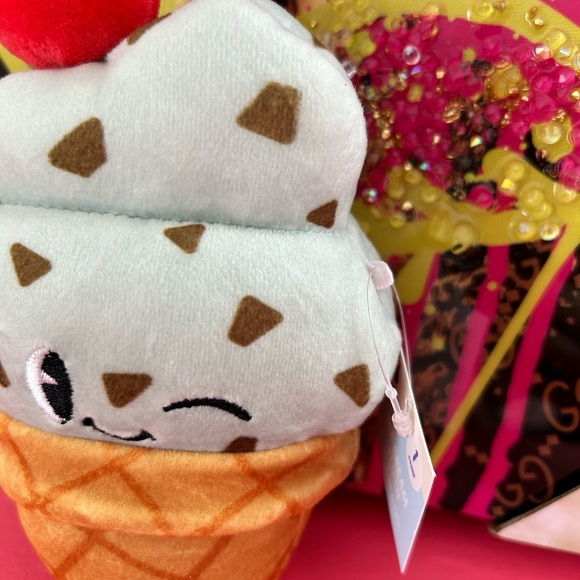 Ice Cream Cone Plushie Toy with Winking Face Mint Chip and Red Cherry plush NWT - Picture 4 of 4